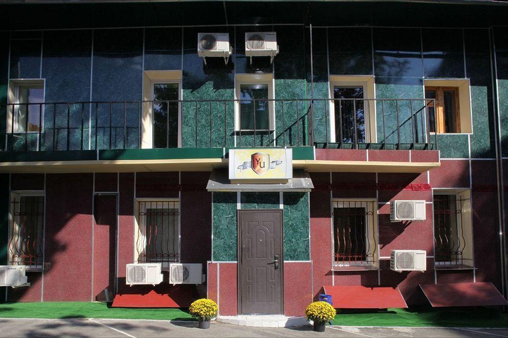 Yellowunlimited Hotel Charkov Buitenkant foto