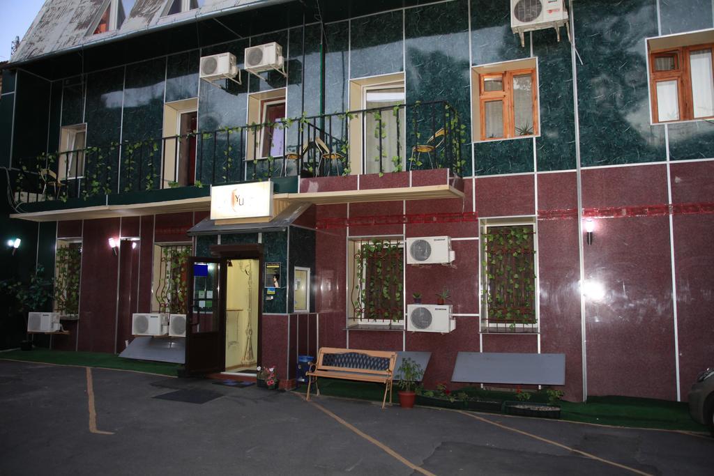 Yellowunlimited Hotel Charkov Buitenkant foto