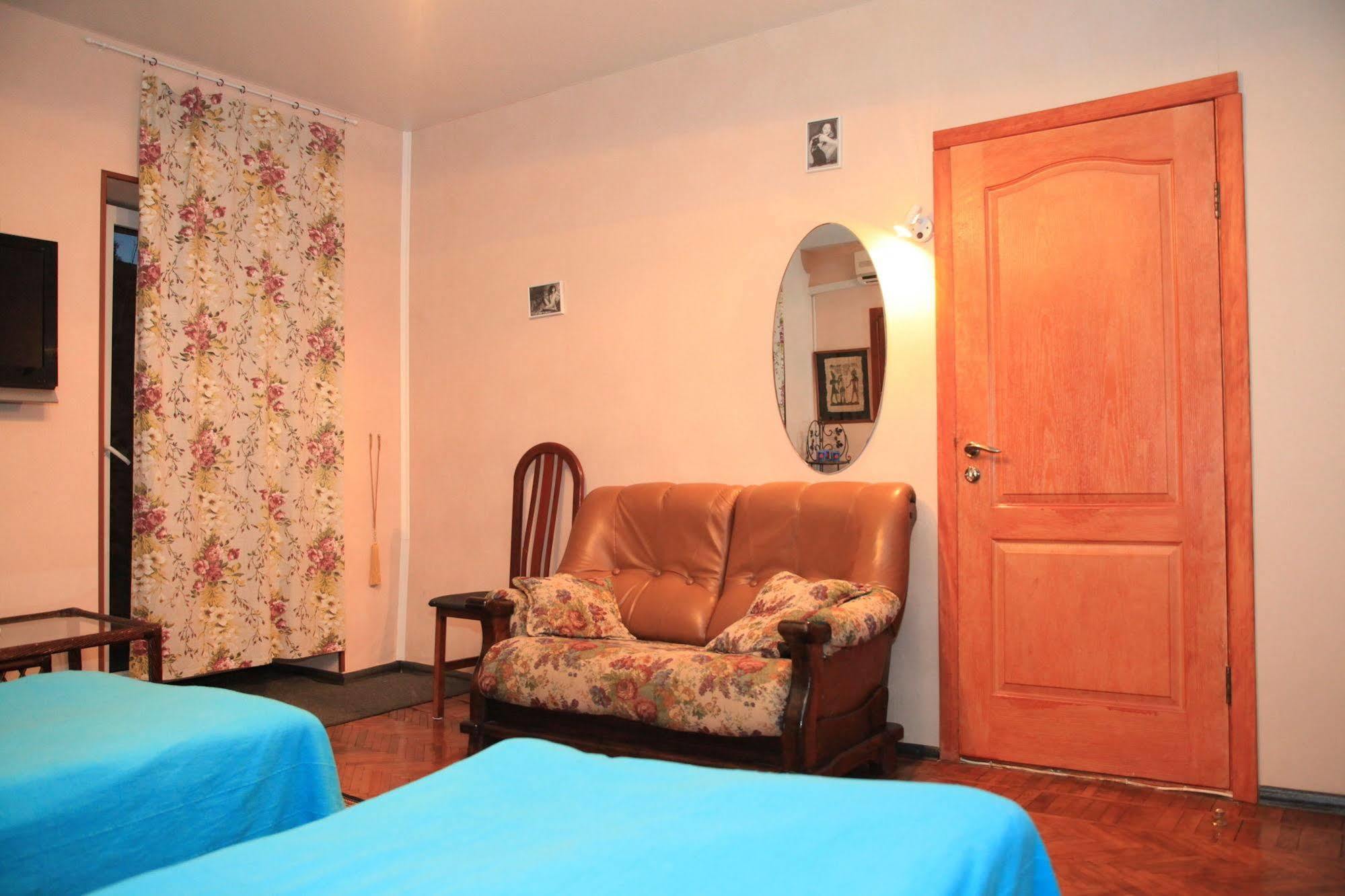 Yellowunlimited Hotel Charkov Buitenkant foto